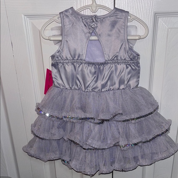 Charming Lavender Ruffle formal Dress in with sequins size 18 months - Picture 6 of 9